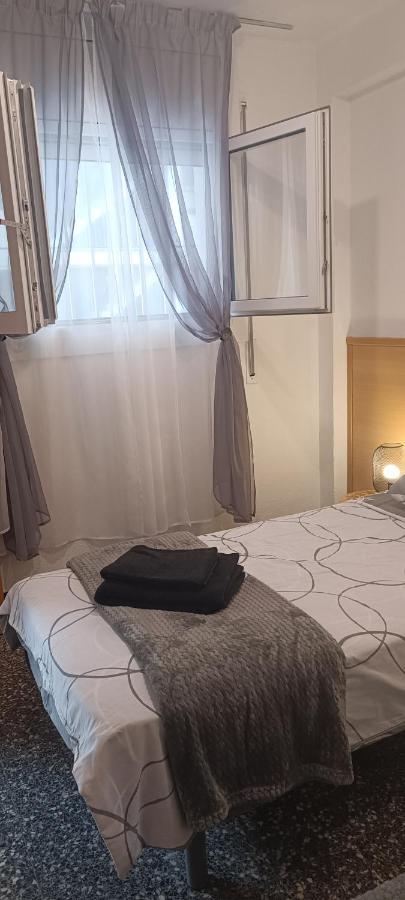 Chez Chantal 3 Chambres Au Centre Touristique De Salou Avec Garage Kültér fotó