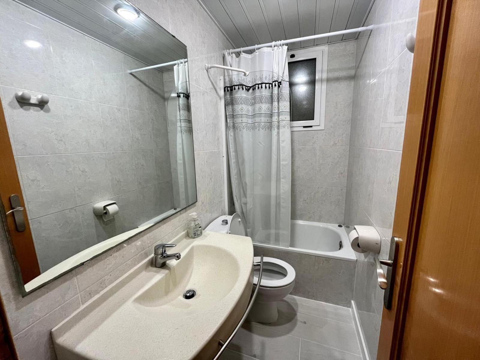 Chez Chantal 3 Chambres Au Centre Touristique De Salou Avec Garage Kültér fotó
